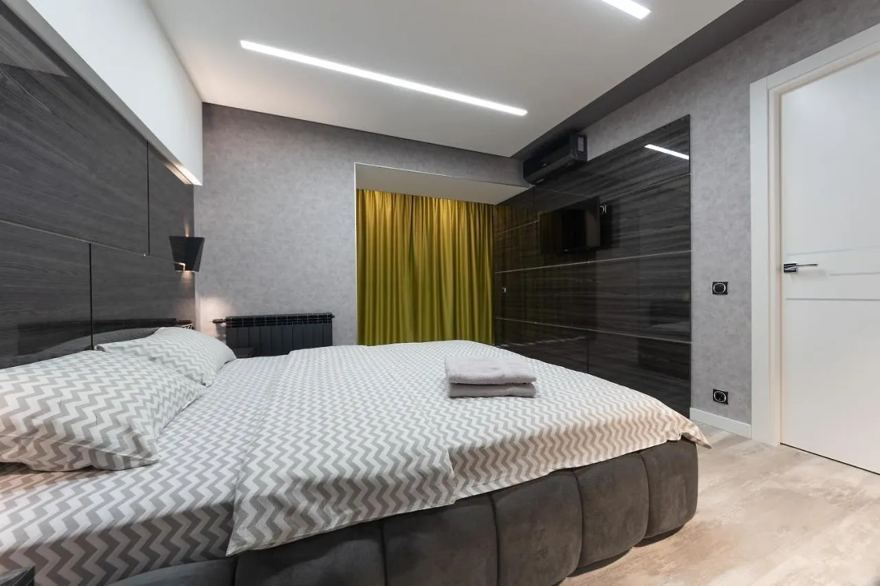 Luxrent Kreshatik Arenacity Skybar Kyiv